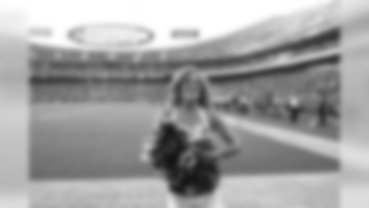 Kansas City Chiefs Cheerleader Paige