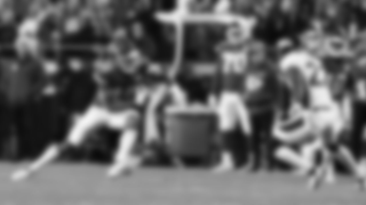 Kansas City Chiefs vs Denver Broncos, GEHA Field at Arrowhead Stadium, Kansas City, MO on December 5, 2021