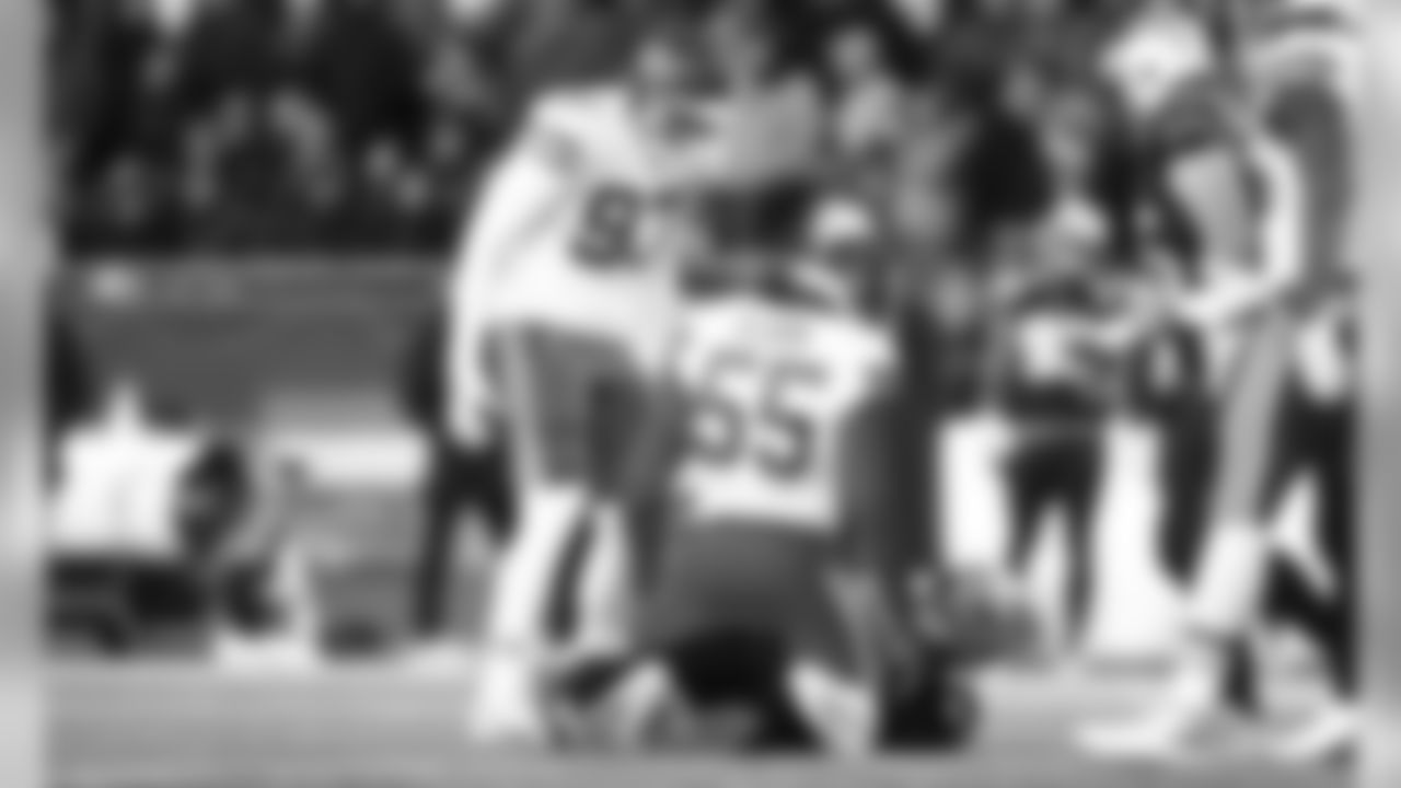 Kansas City Chiefs Defensive End Frank Clark (55) during the game between the Kansas City Chiefs and the New England Patriots on December 8, 2019.