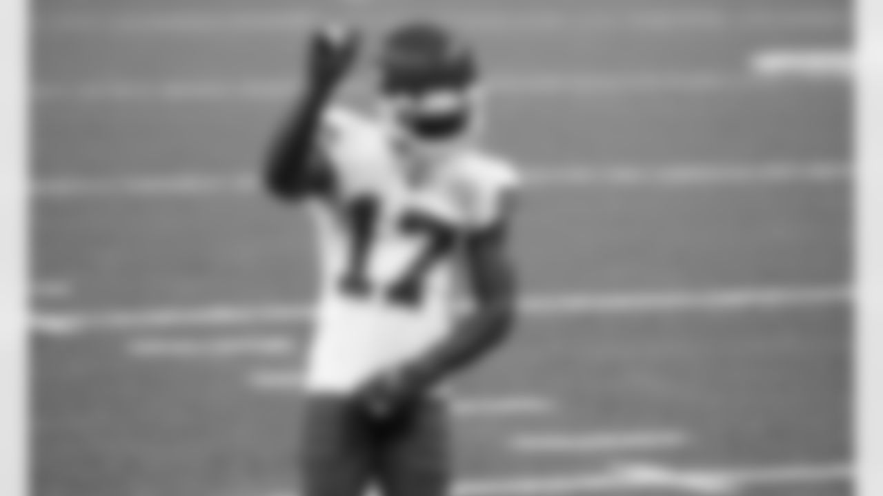 Kansas City Chiefs wide receiver Mecole Hardman (17) prior to an NFL football game against the New Orleans Saints, Sunday, Dec. 20, 2020 in New Orleans.