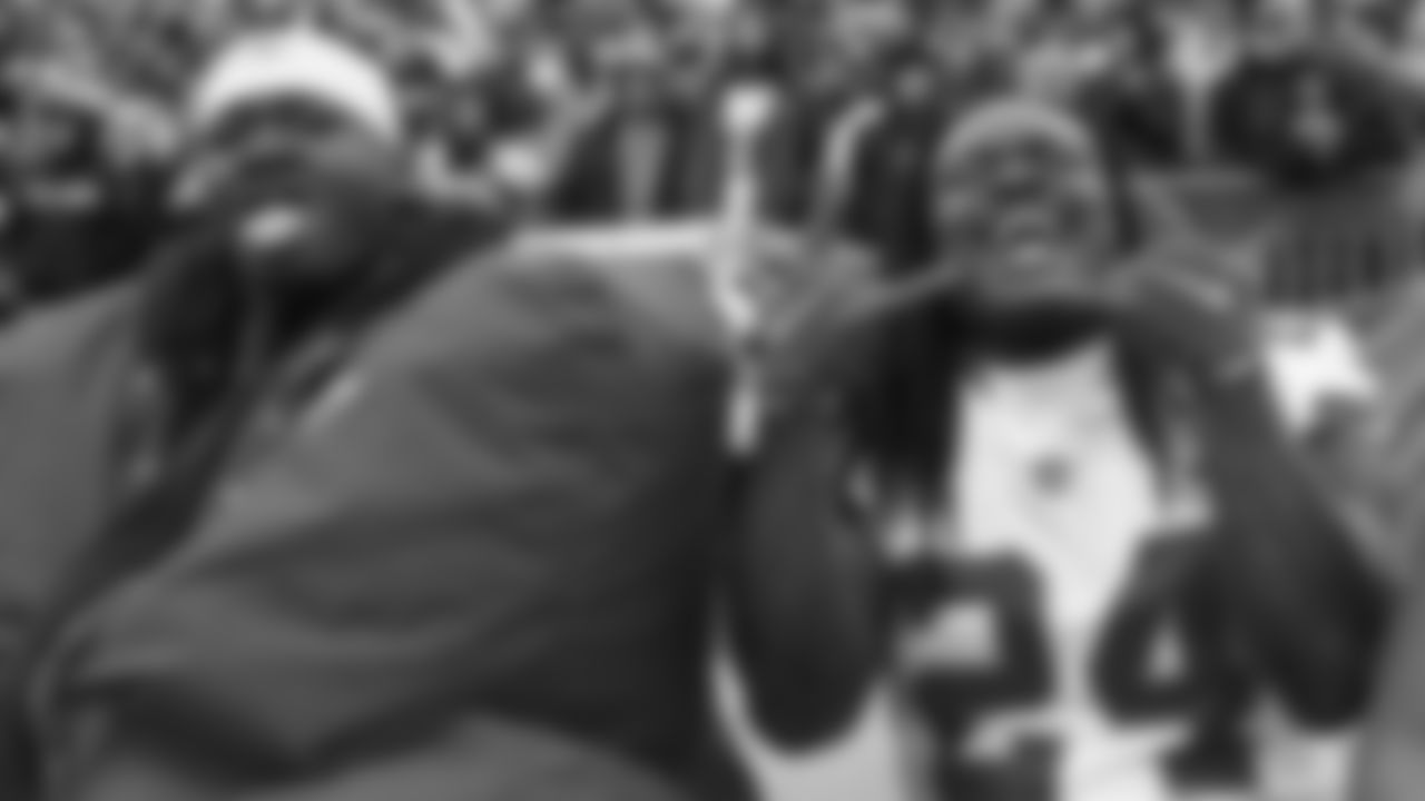 Kansas City Chiefs defensive tackle Jarran Reed (90) and defensive end Melvin Ingram (24) prior to an NFL football game against the Cincinnati Bengals, Sunday, January 2, 2021 in Cincinnati.