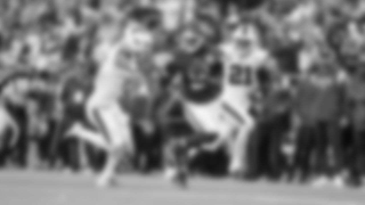 Kansas City Chiefs face off against the Buffalo Bills at GEHA Field at Arrowhead Stadium on October 16, 2022.