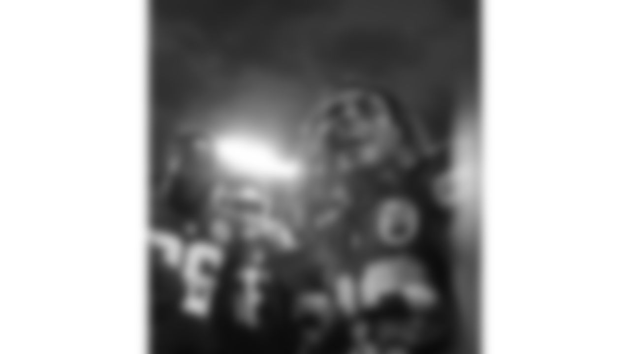 Kansas City Chiefs free safety Tyrann Mathieu (32) in the huddle prior to an NFL football game against the Buffalo Bills, Sunday, October 10, 2021 in Kansas City.