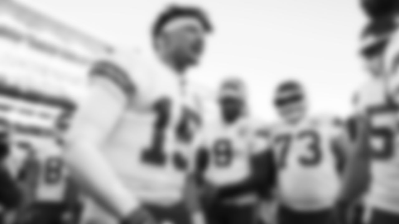 Kansas City Chiefs quarterback Patrick Mahomes (15) prior to an NFL football game against the Cincinnati Bengals, Sunday, December 4, 2022 in Cincinnati.