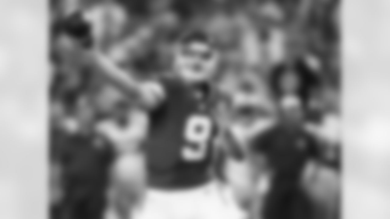 Quarterback Tyler Bray completed 14 of 25 passes for 169 yards, uncluding three touchdown passes and one interception, good for a passer rating of 99.8