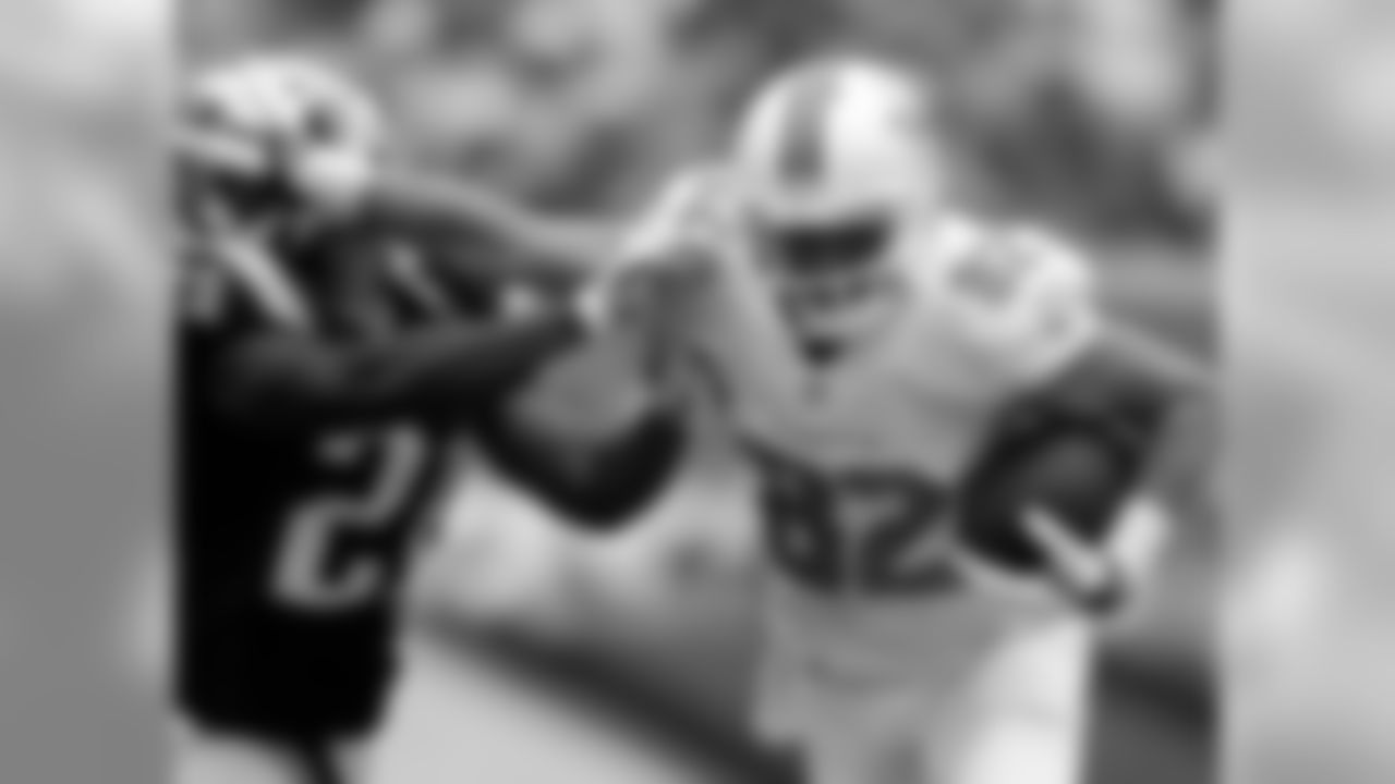 Wide receiver, Brian Hartline
