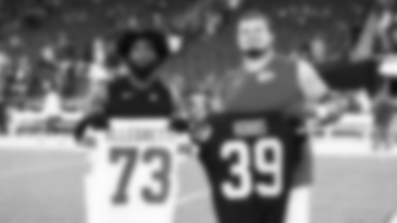 Kansas City Chiefs offensive guard Nick Allegretti (73) during an NFL football game against the Las Vegas Raiders at Allegiant Stadium in Las Vegas on November 14, 2021.