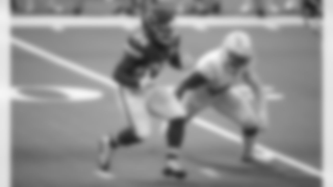 Kansas City Chiefs running back Clyde Edwards-Helaire (25) during the game between the Kansas City Chiefs and the Los Angeles Chargers at SoFi Stadium on September 20, 2020