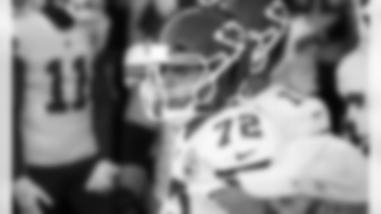 Kansas City Chiefs offensive tackle Eric Fisher (72) prior to an NFL football game against the Tampa Bay Buccaneers at Raymond James Stadium on November 29, 2020.