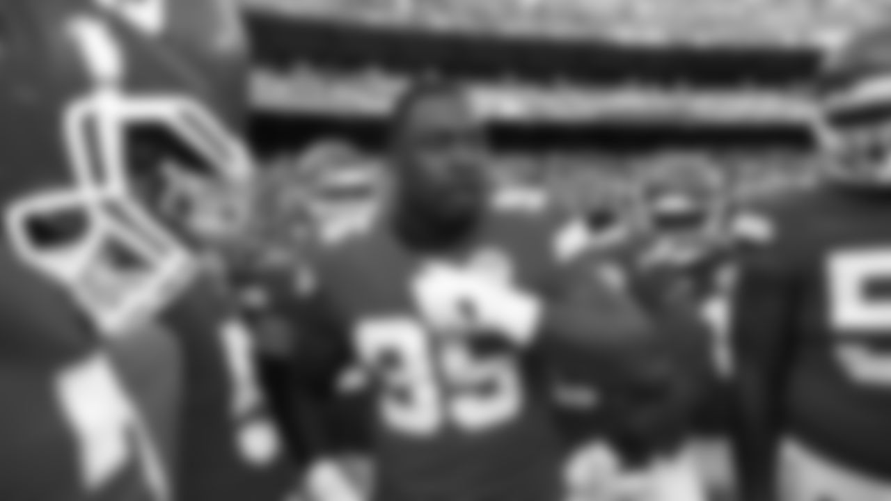 Kansas City Chiefs face off against the Los Angeles Chargers on GEHA Field at Arrowhead Stadium on September 15th, 2022.