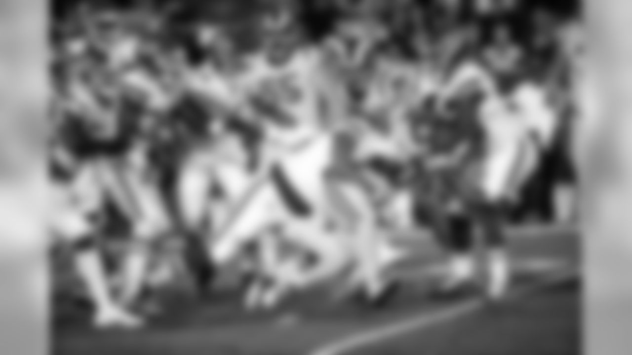 Kansas City Chiefs at Los Angeles Rams at Los Angeles Memorial Coliseum on November 19, 2018