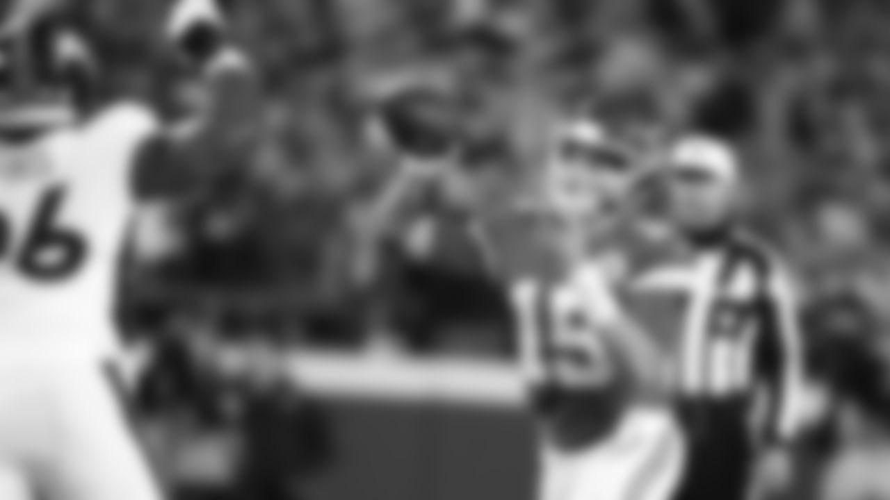 Kansas City Chiefs vs Denver Broncos, GEHA Field at Arrowhead Stadium, Kansas City, MO on December 5, 2021