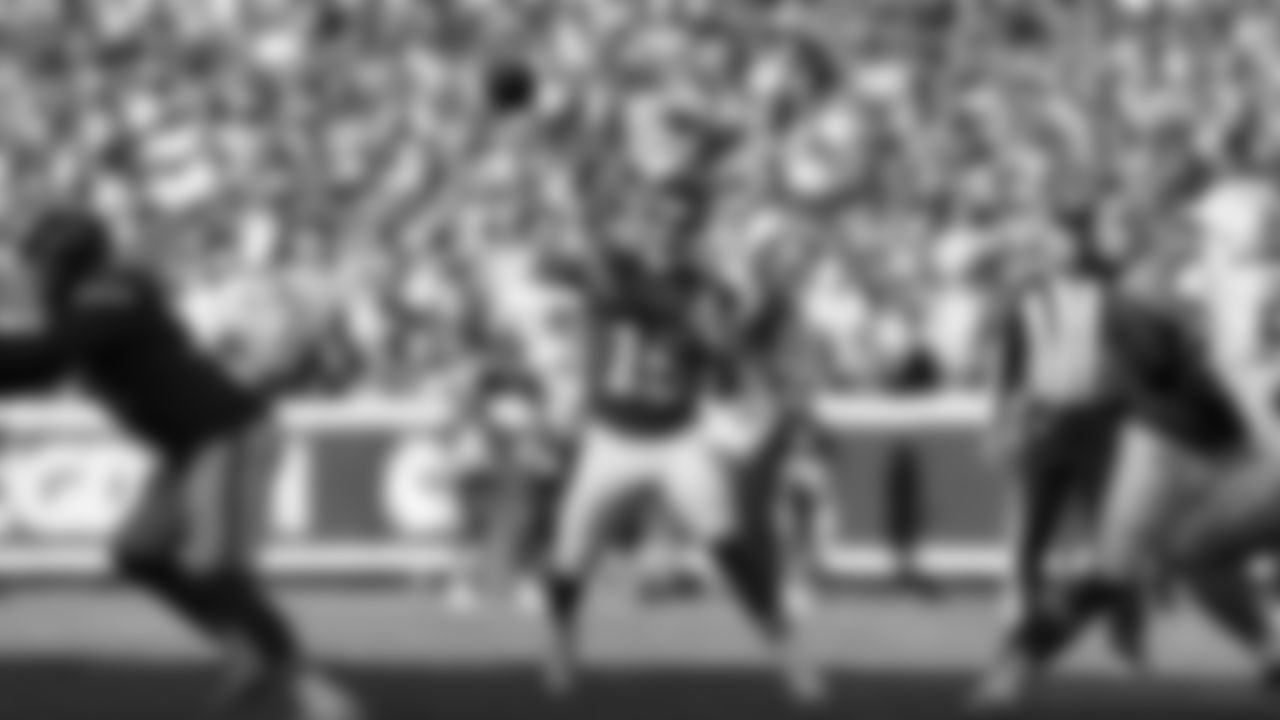 The Kansas City Chiefs face off against the Los Angeles Chargers at GEHA Field at Arrowhead Stadium on October 22, 2023.