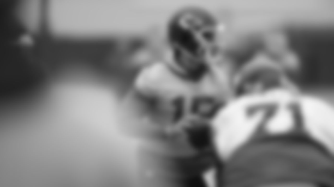 Kansas City Chiefs quarterback Patrick Mahomes (15) receives the snap during practice on Thursday, December 8, 2022.