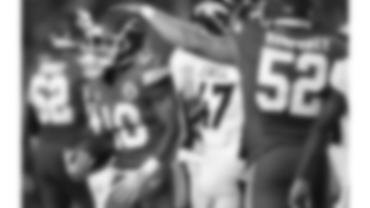The Kansas City Chiefs face off against the Denver Broncos at GEHA Field at Arrowhead Stadium on October 12, 2023.