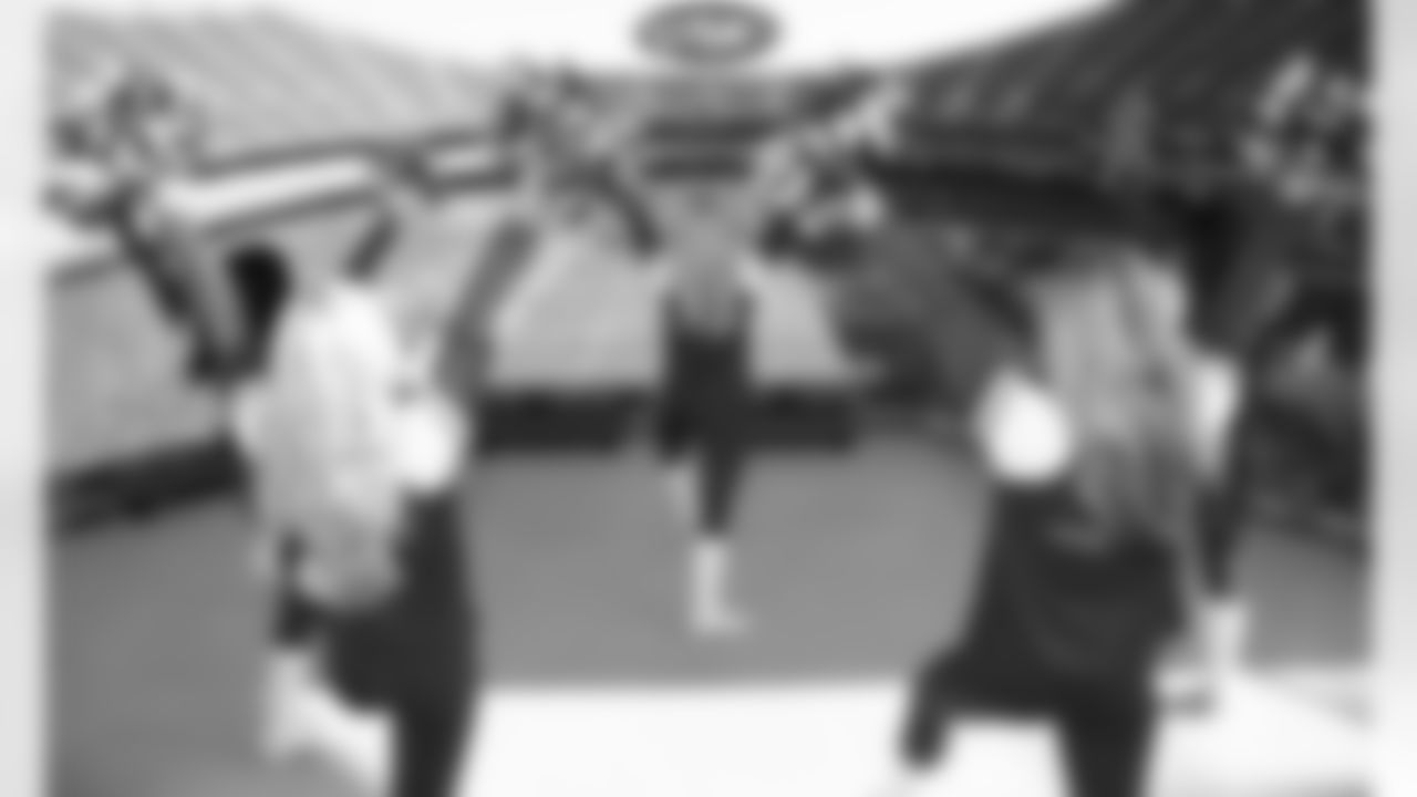 002_2020-W4_CheerGallery