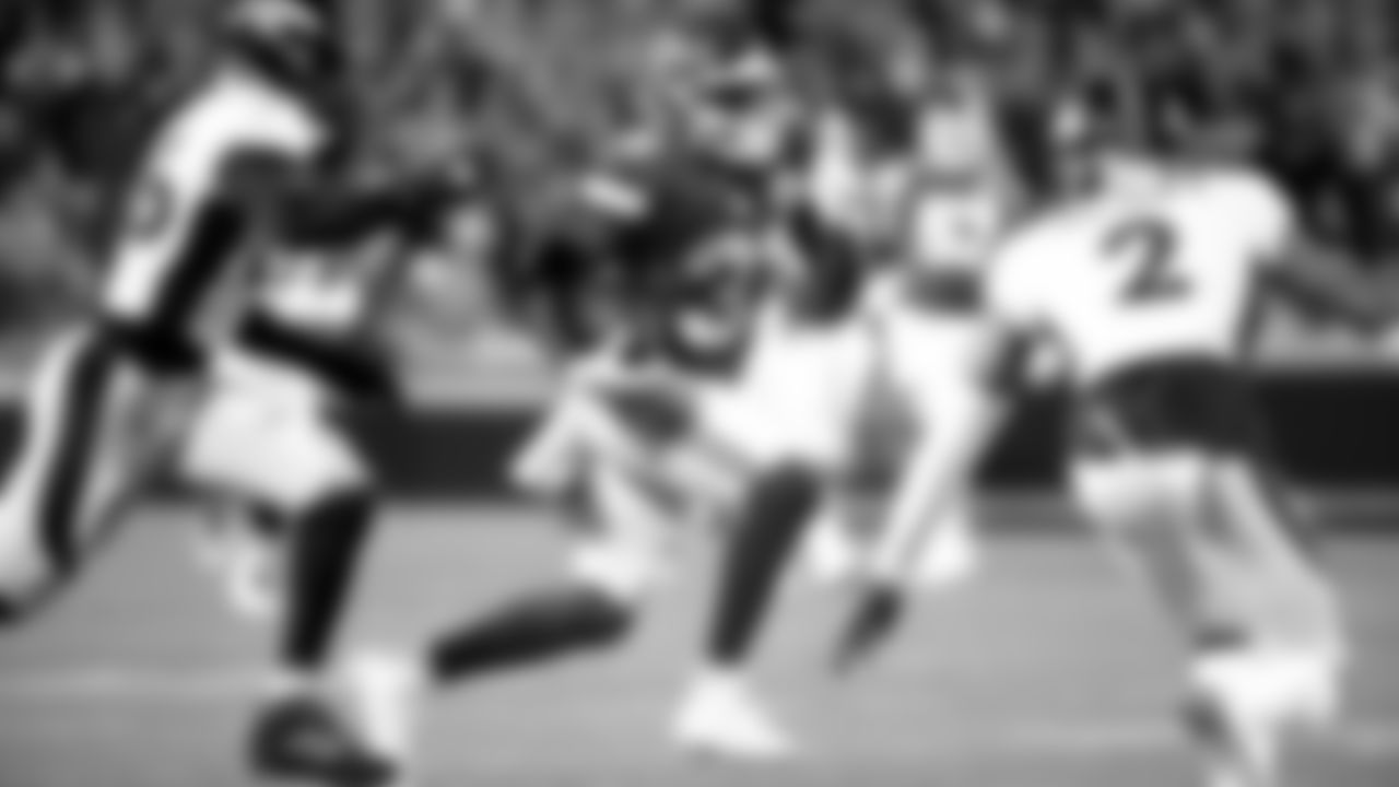 Kansas City Chiefs vs Denver Broncos, GEHA Field at Arrowhead Stadium, Kansas City, MO on December 5, 2021