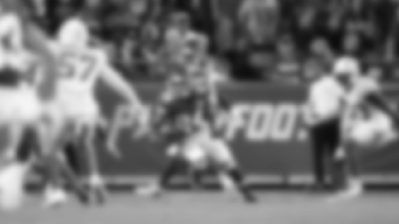Kansas City Chiefs face off against the Los Angeles Chargers on GEHA Field at Arrowhead Stadium on September 15th, 2022.