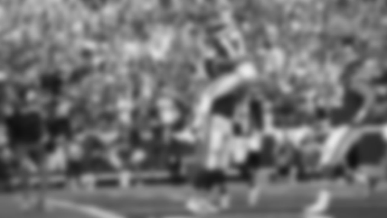 Kansas City Chiefs vs Cleveland Browns during NFL Season Opener at GEHA Field at Arrowhead Stadium in Kansas City, MO on September 12, 2021