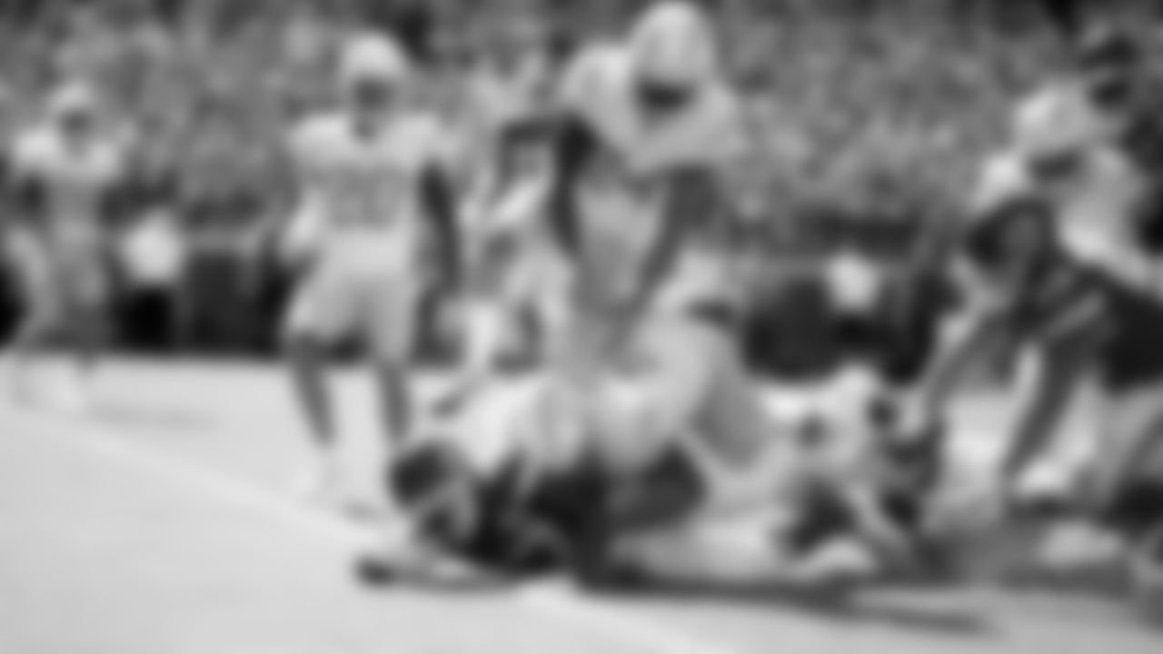 Kansas City Chiefs vs Los Angeles Chargers at GEHA Field at Arrowhead Stadium in Kansas City, MO on September 26, 2021