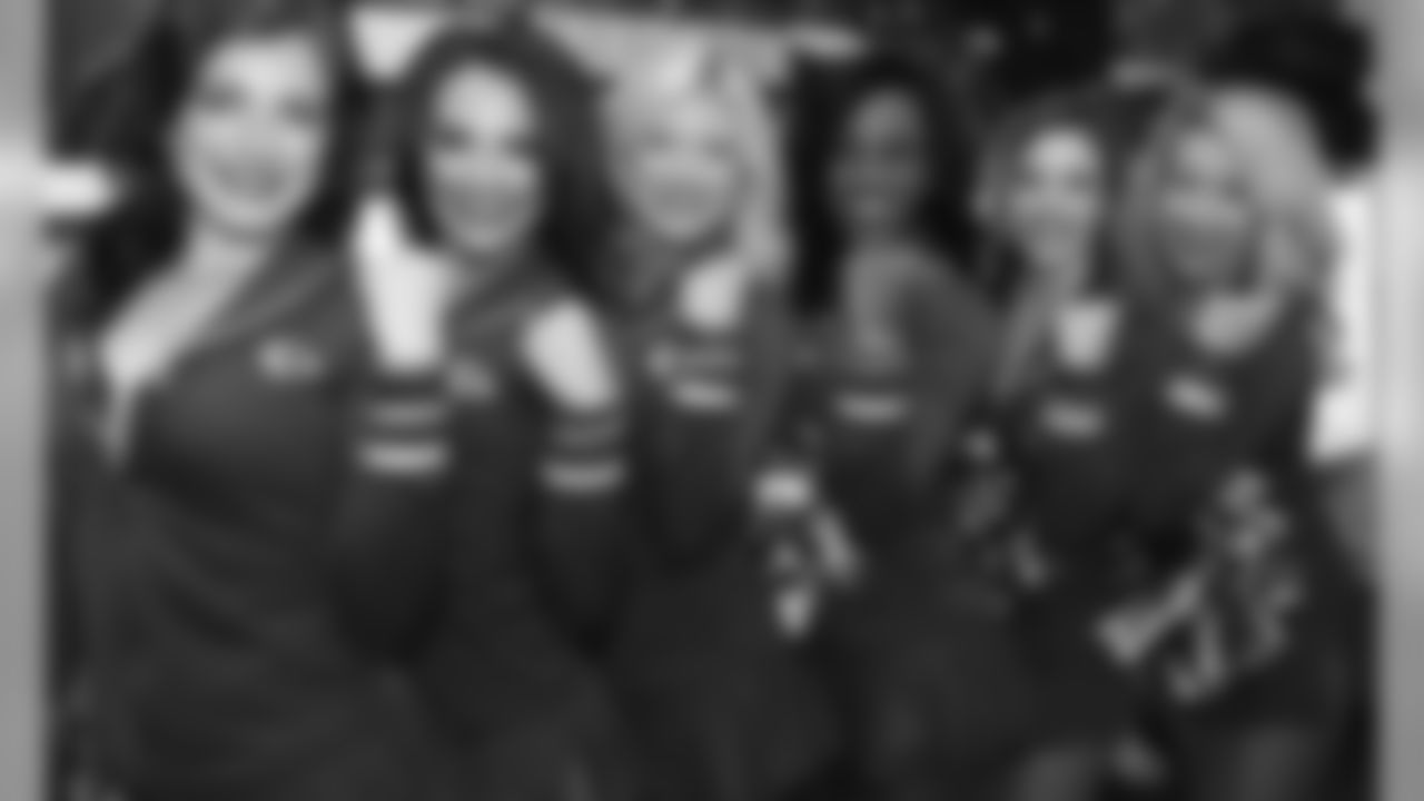 002_2019_GB_Cheer