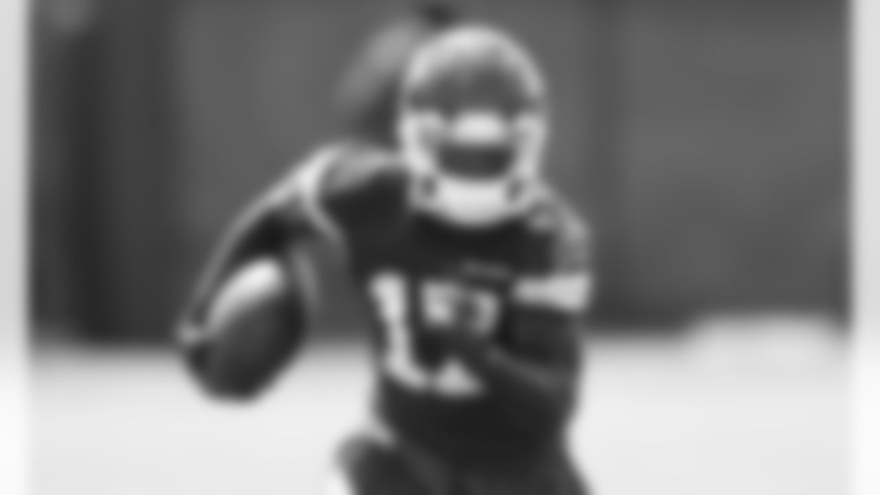 Kansas City Chiefs Wide Receiver Mecole Hardman (17) during phase 3 workouts at the The University of Kansas Health System Training Complex.