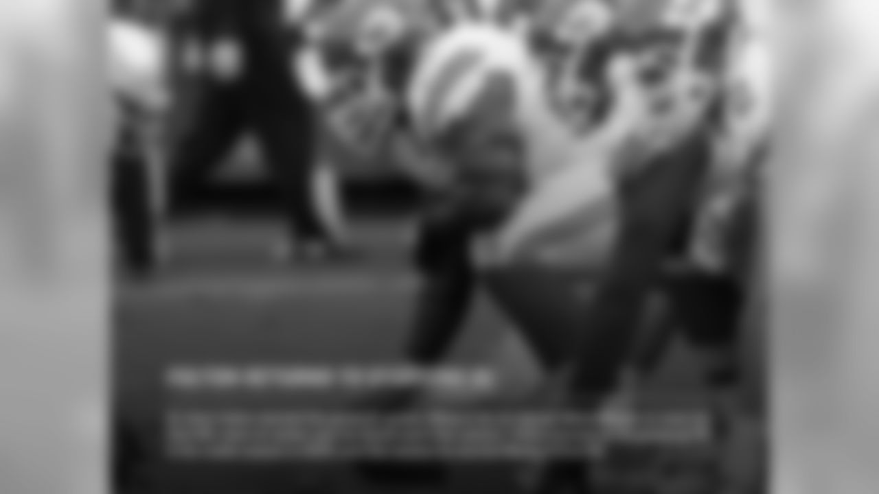 FULTON RETURNS TO STARTING OL: OL Zach Fulton started today's game at center, filling in for an injured Mitch Morse, to mark his first NFL start at center and his fourth start this season. Fulton started all 16 games at RG in his rookie season in 2014, and this season he started Weeks 4-6 at RG.