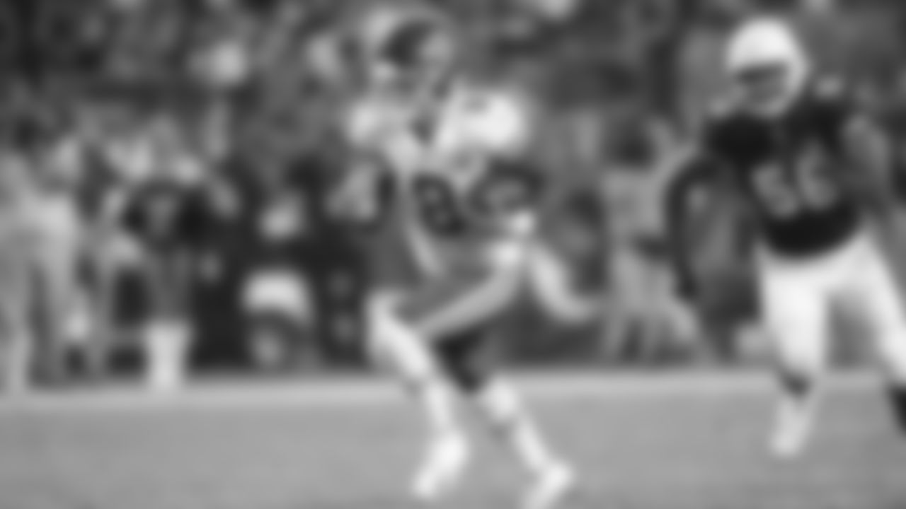 Kansas City Chiefs quarterback Anthony Gordon (8) runs the ball during preseason game two against the Arizona Cardinals, Friday, Aug. 20th, 2021.