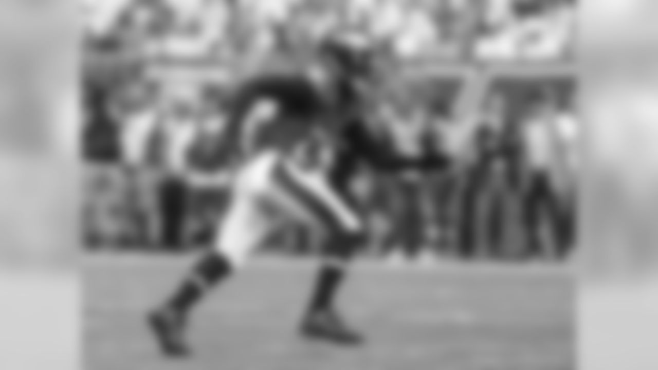 Eagles S Walter Thurmond (26)