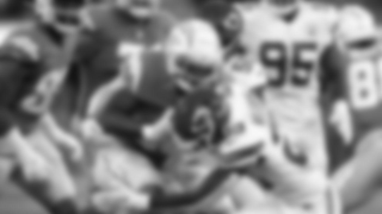 Kansas City Chiefs face off against the Los Angeles Chargers at SoFi Stadium on November 20, 2022 in Los Angeles, California