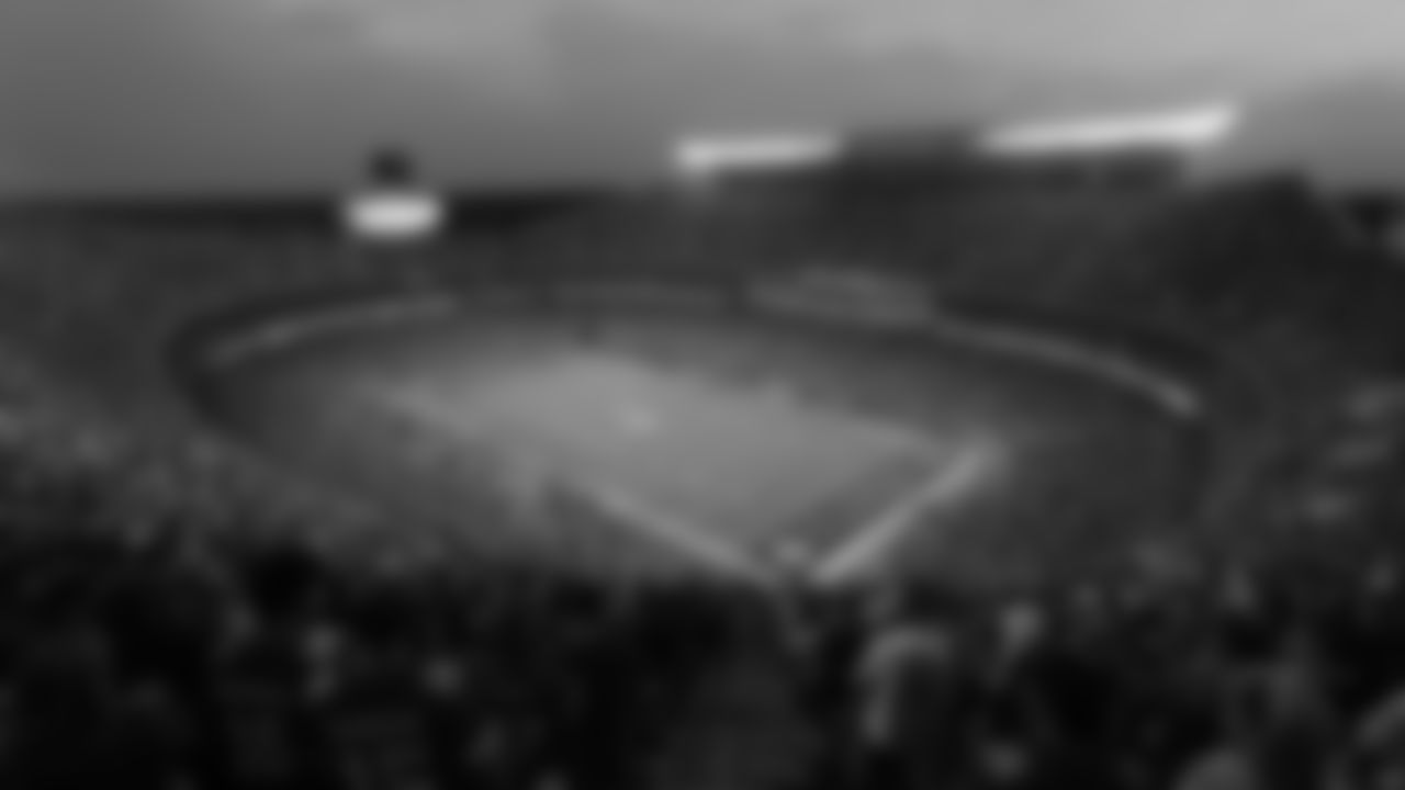 Kansas City Chiefs face off against the Los Angeles Chargers on GEHA Field at Arrowhead Stadium on September 15th, 2022.