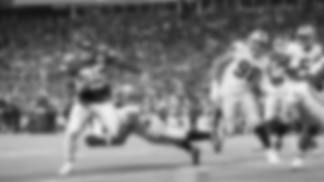 Kansas City Chiefs face off against the Las Vegas Raiders at GEHA Field at Arrowhead Stadium on October 10, 2022.