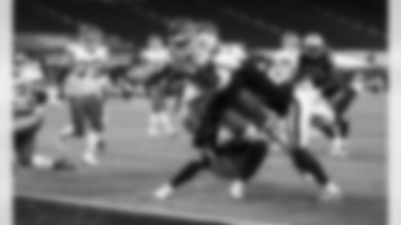 Kansas City Chiefs running back Le'Veon Bell (26) during an NFL football game against the Las Vegas Raiders at Allegiant Stadium on November 22, 2020