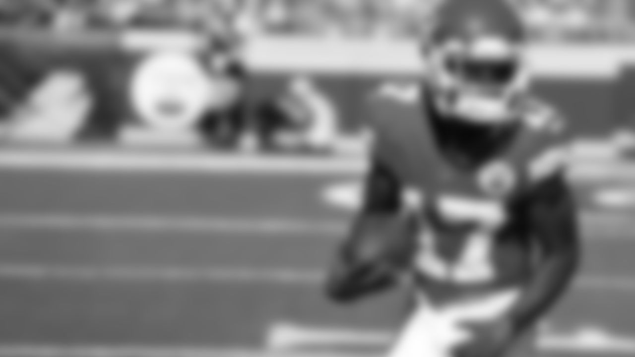 Kansas City Chiefs vs Los Angeles Chargers at GEHA Field at Arrowhead Stadium in Kansas City, MO on September 26, 2021
