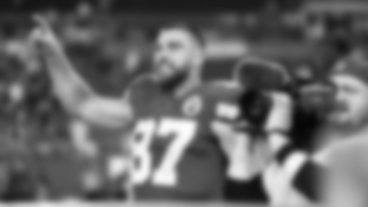 Kansas City Chiefs tight end Travis Kelce (87) during an NFL football game against the Tampa Bay Buccaneers, Sunday, October 2, 2022 in Tampa Bay.