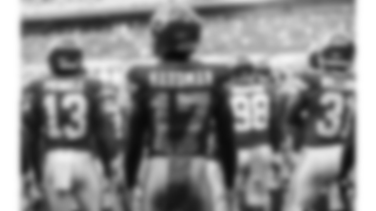 Kansas City Chiefs Wide Receiver Mecole Hardman (17) and the rest of the team prepare to take the field prior to an NFL Football game against the Carolina Panthers, Sunday November 8, 2020 in Kansas City.