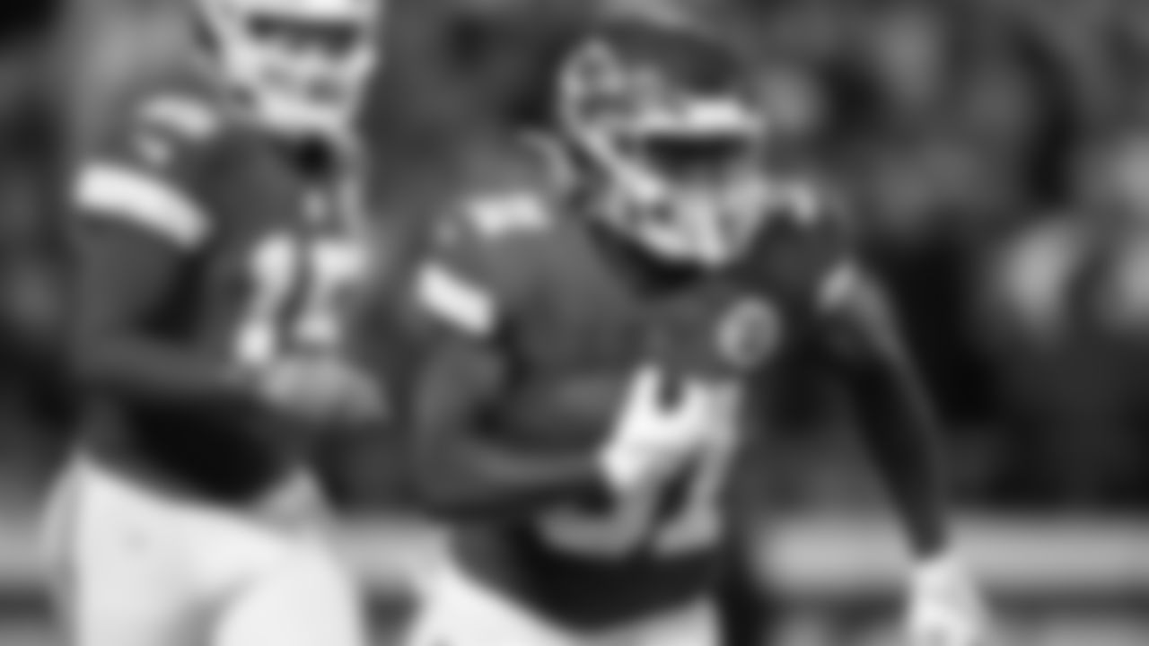Kansas City Chiefs vs Denver Broncos, GEHA Field at Arrowhead Stadium, Kansas City, MO on December 5, 2021