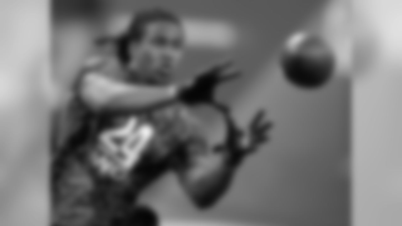 Tennessee Wide Receiver Cordarrelle Patterson hauls in a pass during workouts on Sunday