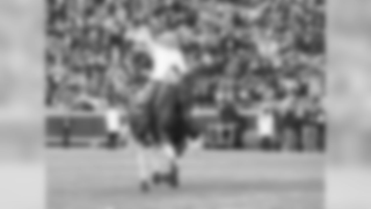 013_2018_ChiefsRaiders_Cheer