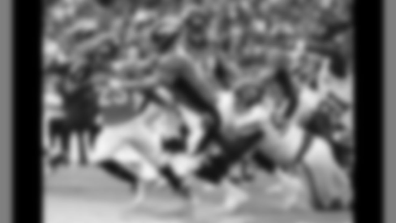 The Kansas City Chiefs defeated the Denver Broncos 29-13 at Mile High Stadium on Sunday, November 15, 2015.