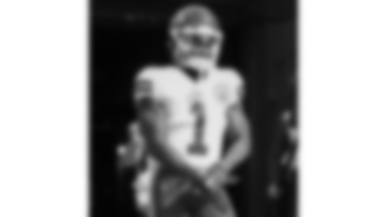 Kansas City Chiefs running back Jerick McKinnon (1) prior to an NFL football game against the Tennessee Titans, Sunday, October 24, 2021 in Nashville.