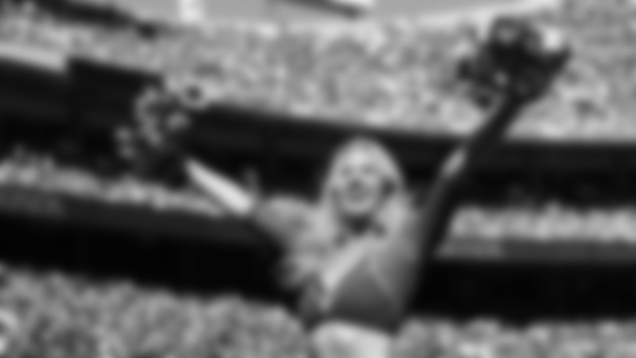 Kansas City Chiefs vs Los Angeles Chargers at GEHA Field at Arrowhead Stadium in Kansas City, MO on September 26, 2021