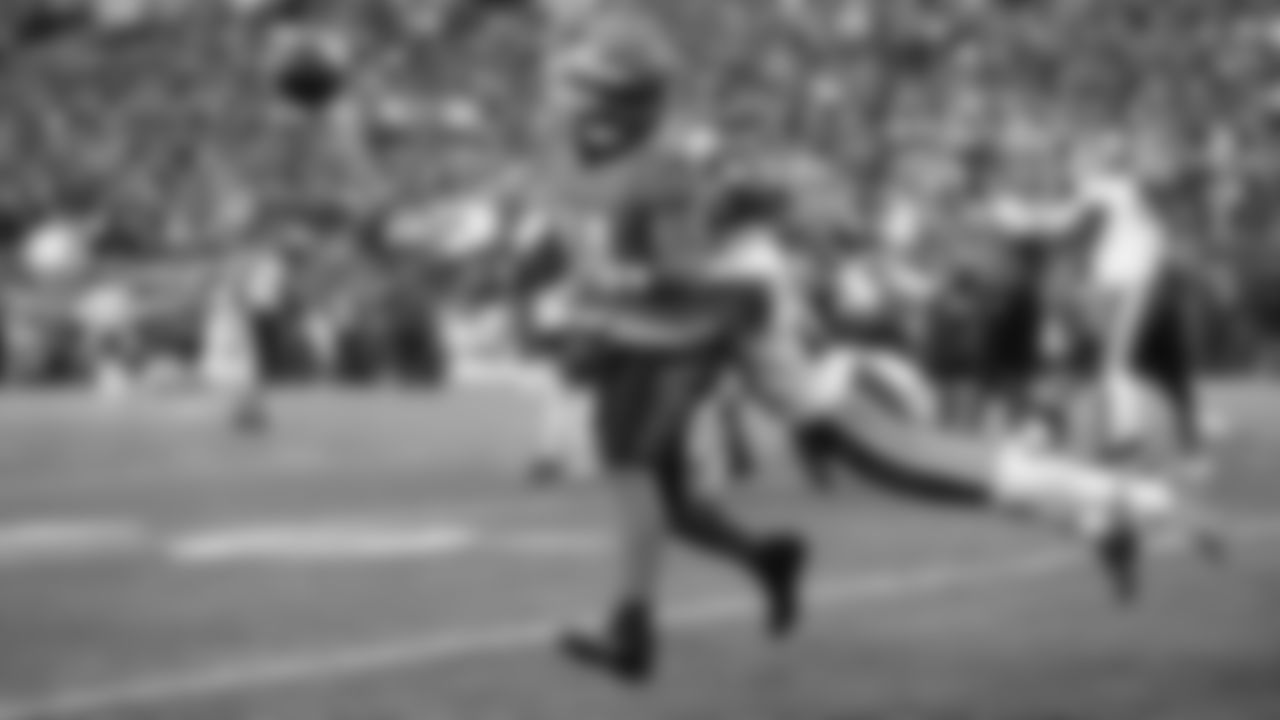 Kansas City Chiefs safety Justin Reid (20) defends a pass during an NFL football game against the Cincinnati Bengals, Sunday, December 4, 2022 in Cincinnati.