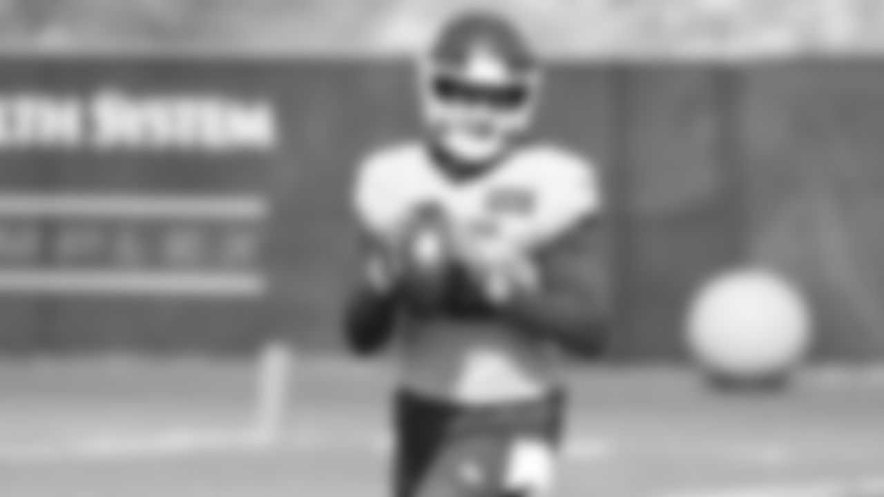 Kansas City Chiefs quarterback Patrick Mahomes (15) during practice on Wednesday October 6, 2021.