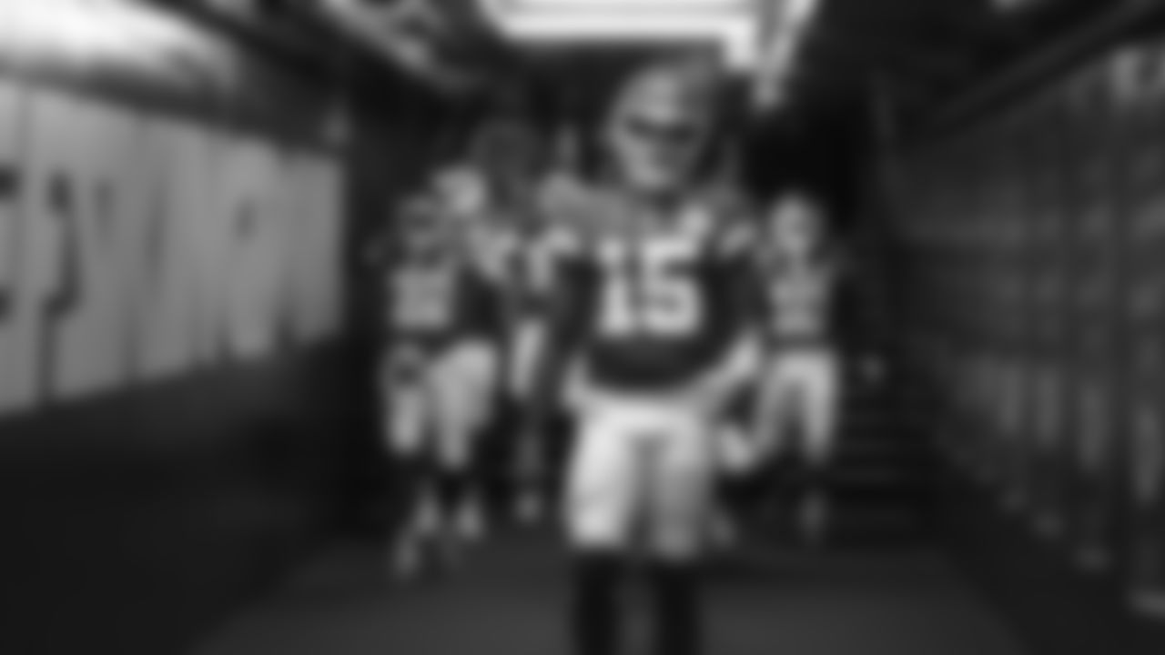 Kansas City Chiefs face off against the Los Angeles Chargers on GEHA Field at Arrowhead Stadium on September 15th, 2022.