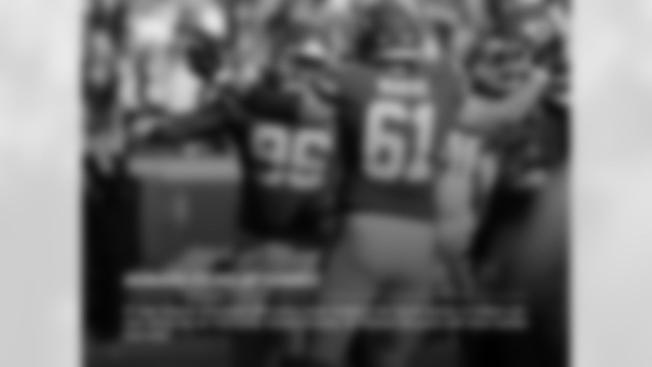 HOWARD PICKS UP FUMBLE: DT Jaye Howard recovered a QB Landry Jones fumble in the fourth quarter of today's contest, giving him his first-career fumble recovery. He finished the game with three tackles (one solo).