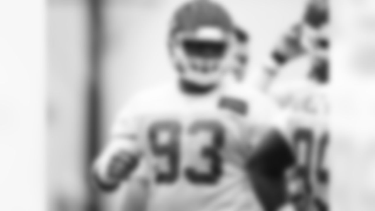 DL David King signed on March 10, 2016