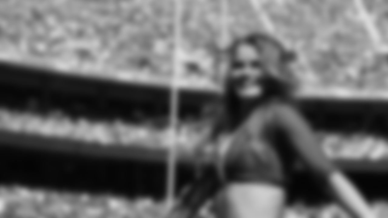 Kansas City Chiefs vs Los Angeles Chargers at GEHA Field at Arrowhead Stadium in Kansas City, MO on September 26, 2021