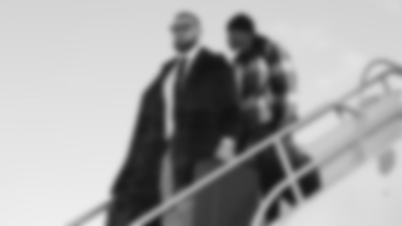 The Kansas City Chiefs arrive in New England