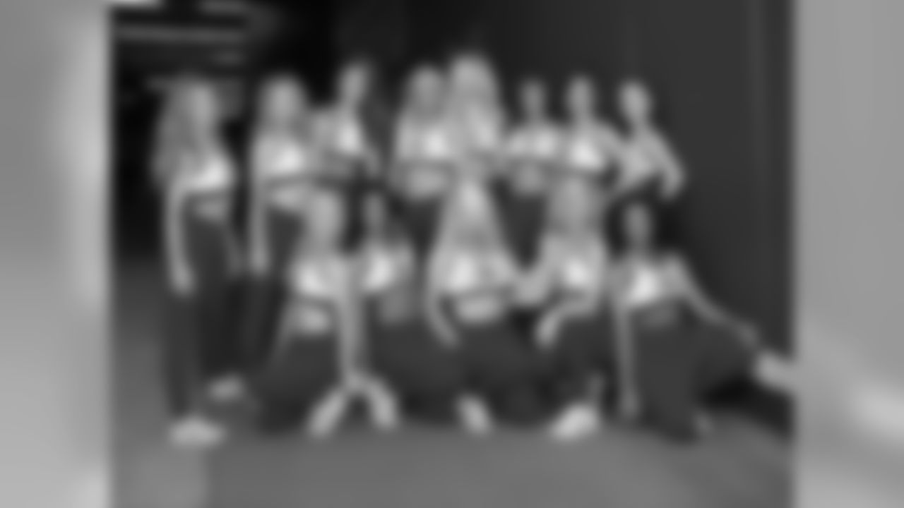 A look at the Kansas City Chiefs Cheerleaders during the Chiefs vs 49ers game